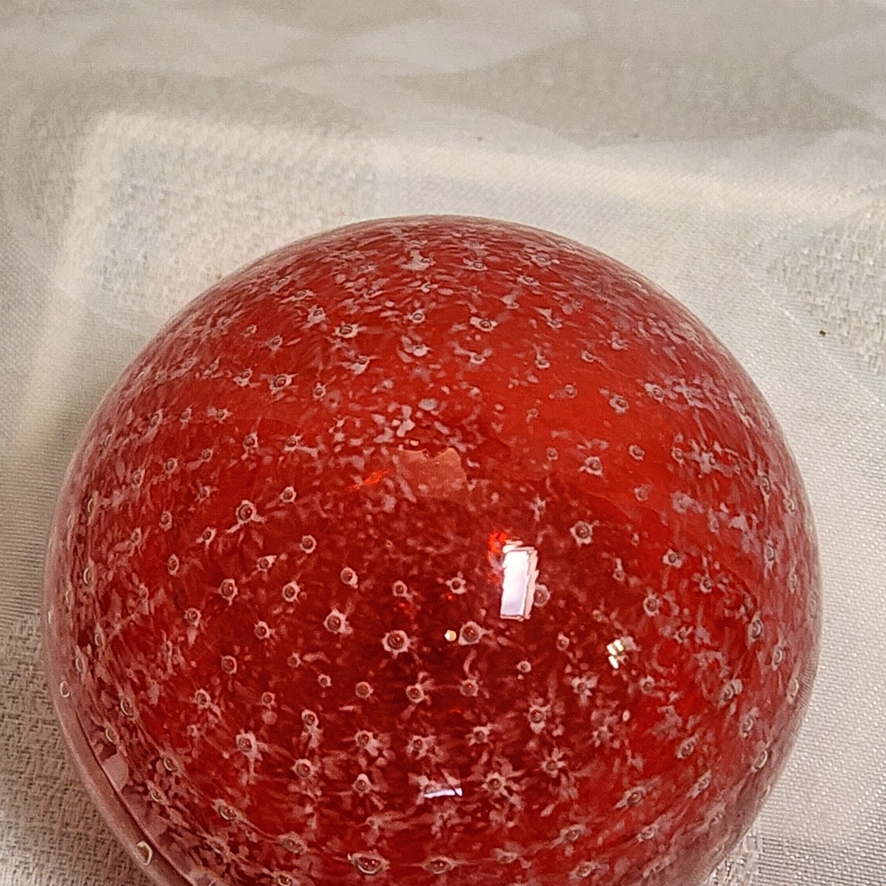 Vintage Red Art Glass Paperweight – Controlled Bubble Design, Hand Blown - Picture 8 of 11